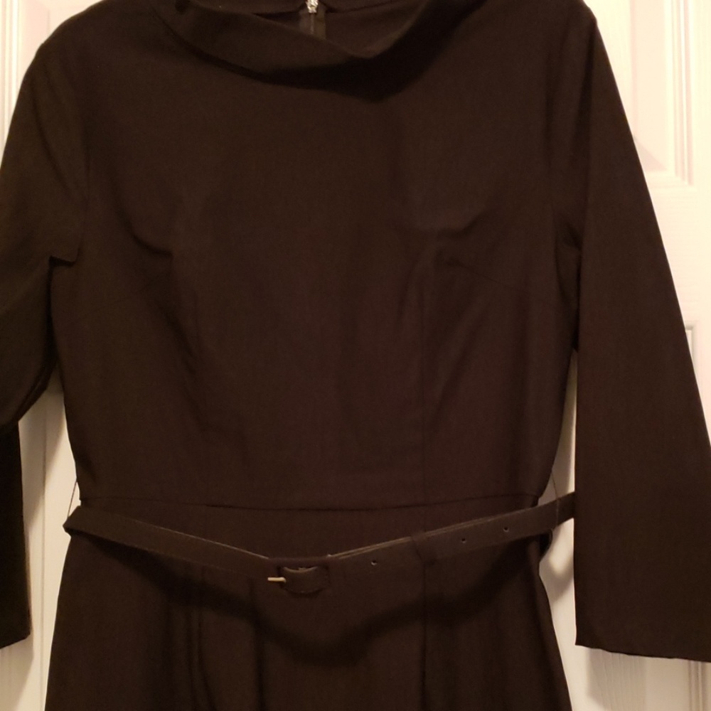 Dress - Picture 3 of 3